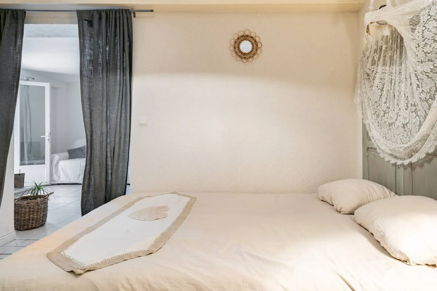 La chambre côté piscine